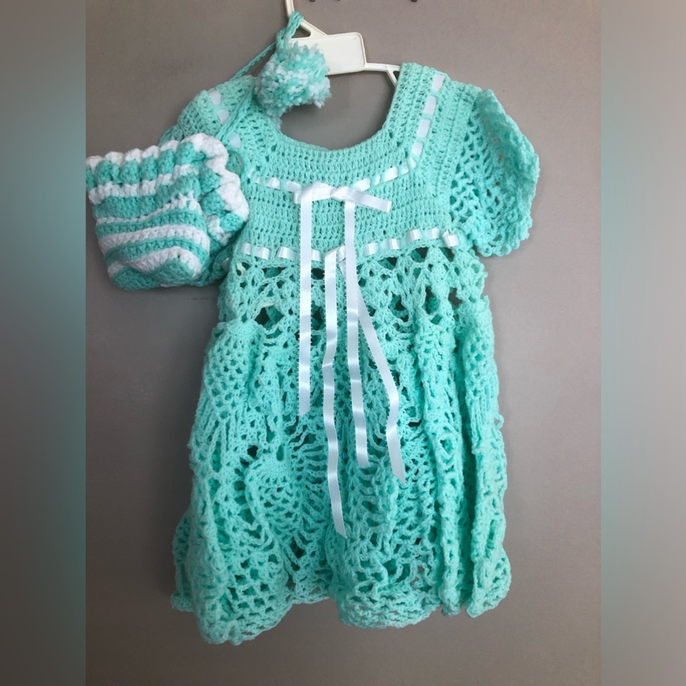 Vintage Handmade Crochet Mint Green Dress & Bonnet   Approx size 2